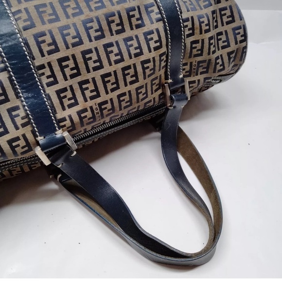 Large Fendi Boston bag - Picture 4 of 8